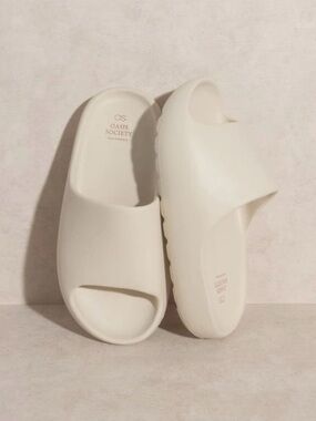 Society Women’s Cream Slide Sandals